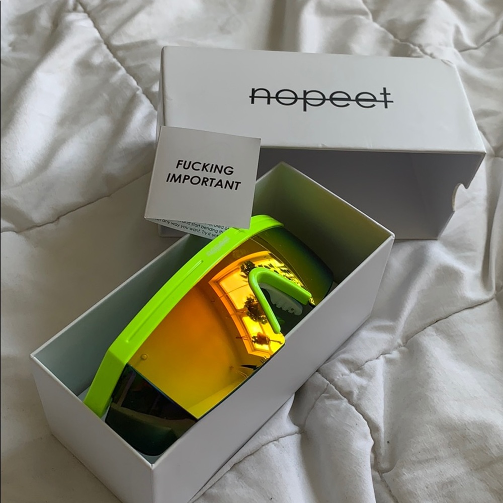 Nopeet sun glasses
